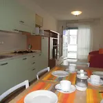 Lovely Flat Next To The Beach-beahost * Бібіоне
