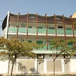 Lovely Flat Next To The Beach-beahost Апартаменти