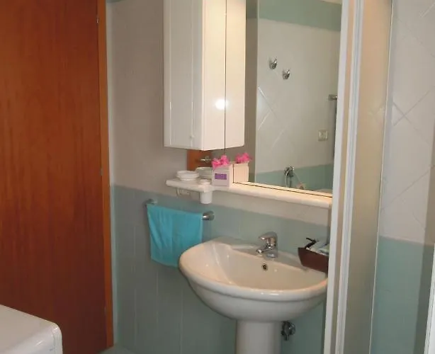 Lovely Flat Next To The Beach-beahost