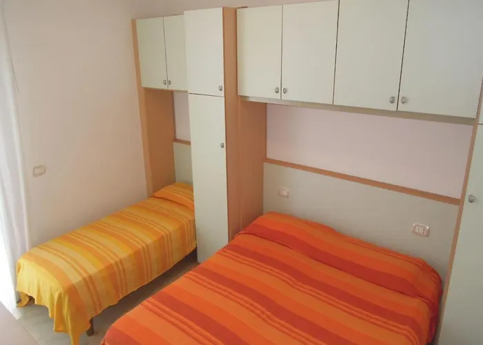 Апартаменти Lovely Flat Next To The Beach-beahost *