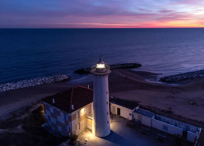 Апартаменти Lovely Flat Next To The Beach-beahost *